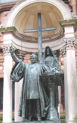 bronze statue of Brooks outside Trinity Church