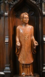 Pauli Murray statue in pulpit niche